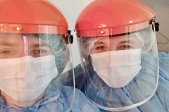 Docs in beekeeper suits: EU team helps the Dolyna hospital