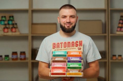 Tasty business in Moldova: nutritional bars and walnut paste with honey
